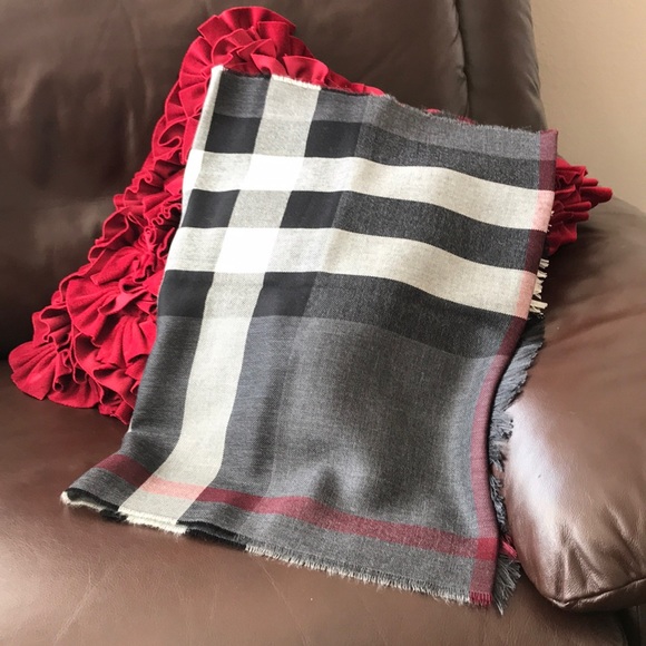 Burberry Accessories - NWT Auth Burberry Scarves
